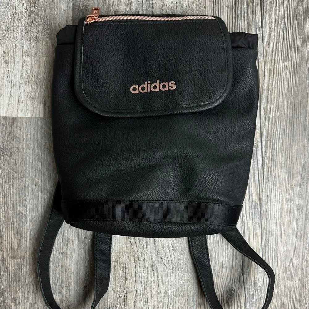 adidas backpack women& 39 Adaptive – Large Bag with Accessibility Features for Ease of Use Color:Flutter By Pink cf-action-moderate Rains Texel Cargo Backpack